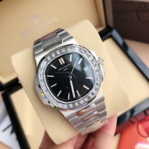 Patek Philippe Nautilus Replica 40mm Men's 5711/1A Black Dial Stainless Steel Watch